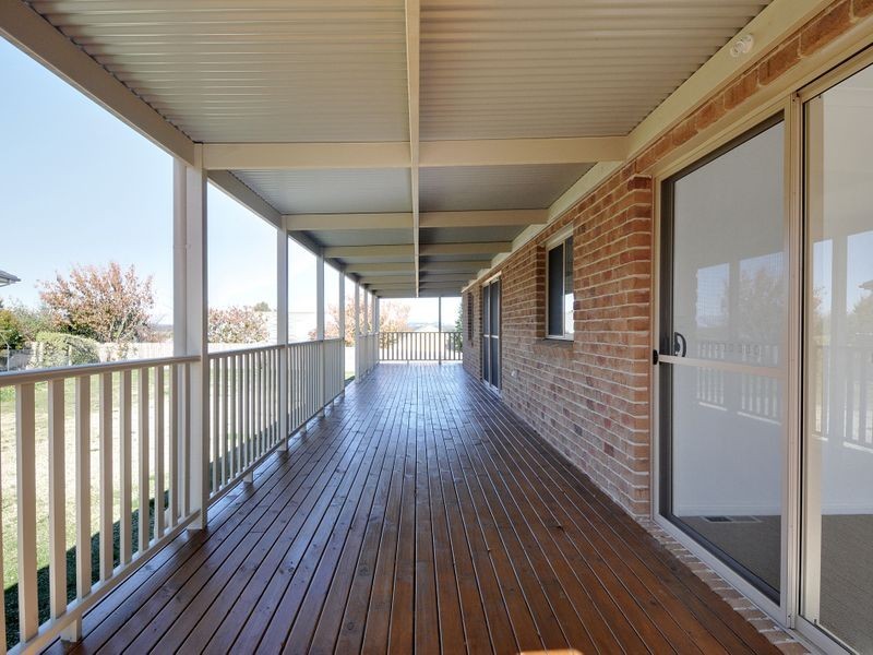 13 Lavis Road, Bong Bong NSW 2576