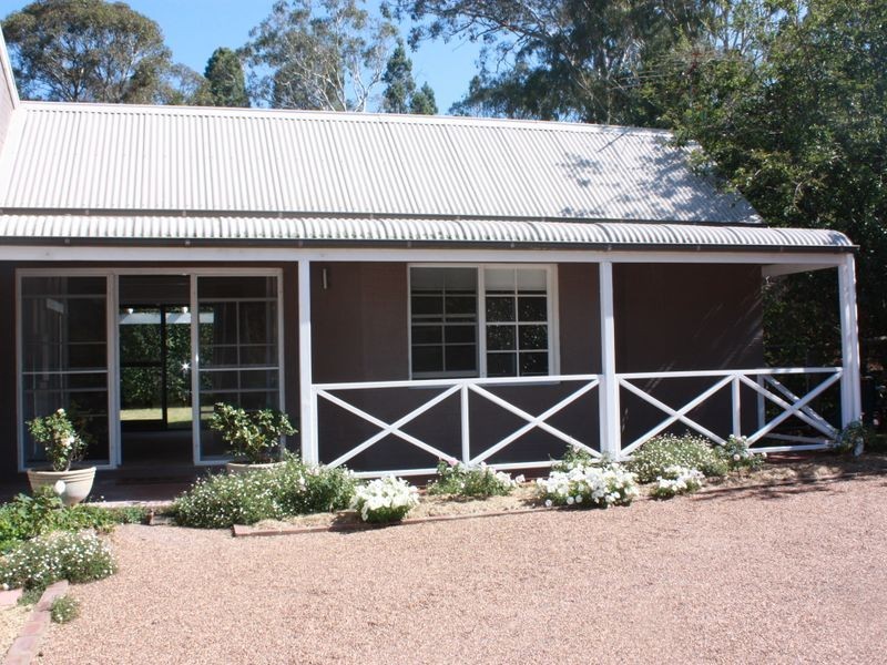 9a Greyleaves Avnue, Burradoo NSW 2576