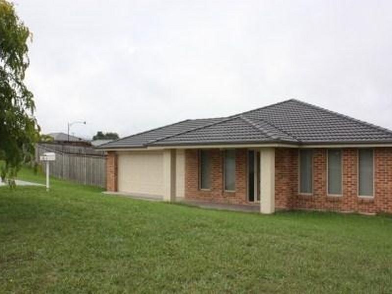 17 Baker Street, Moss Vale NSW 2577