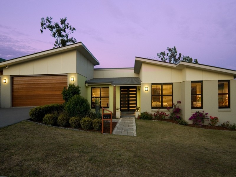 3 Whitewood Cres, Brookwater QLD 4300