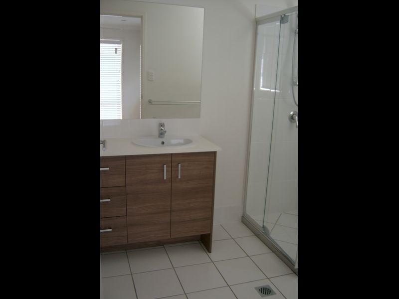 5 Rosella Crescent, Springfield Lakes QLD 4300