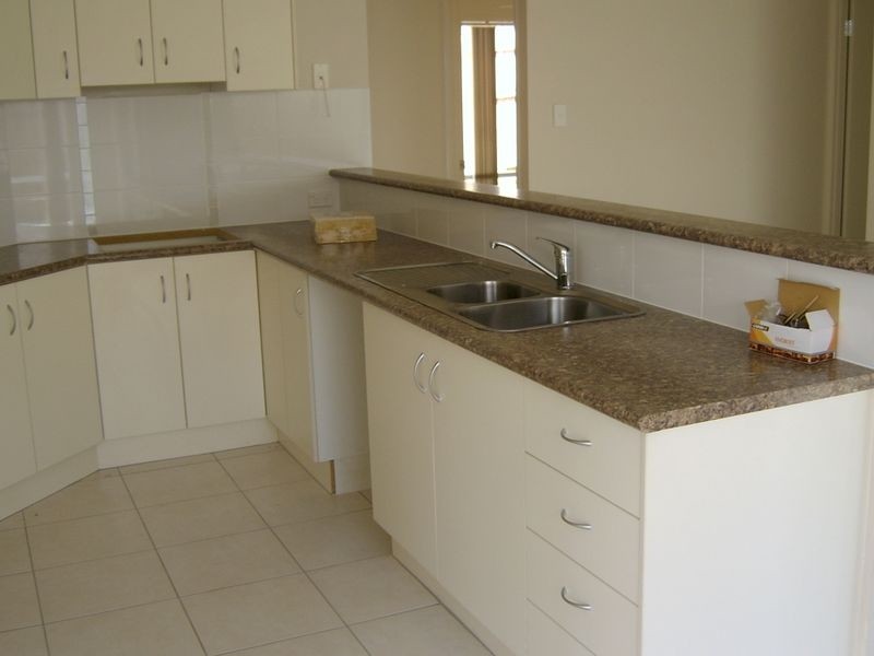 21 Dornoch Crescent, Raceview QLD 4305