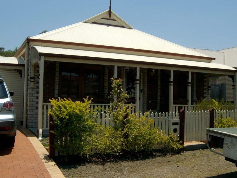 8 Ellen Circuit, Springfield Lakes QLD 4300