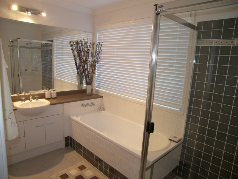 16 Orchard Crescent, Springfield Lakes QLD 4300