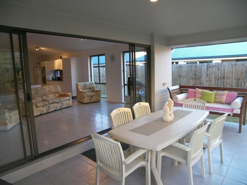 16 Orchard Crescent, Springfield Lakes QLD 4300
