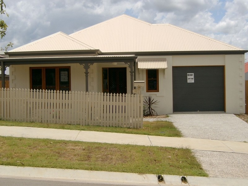 21 Park Edge Drive, Springfield Lakes QLD 4300