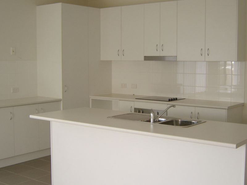 21 Park Edge Drive, Springfield Lakes QLD 4300