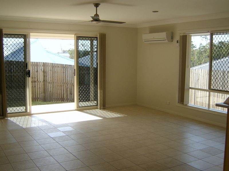 4 Pinnacle Close, Springfield Lakes QLD 4300