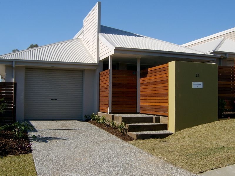 21 Emerald Crescent, Springfield Lakes QLD 4300