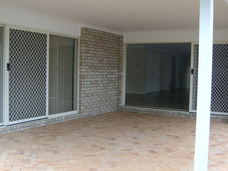 18 Parkview Drive, Springfield Lakes QLD 4300