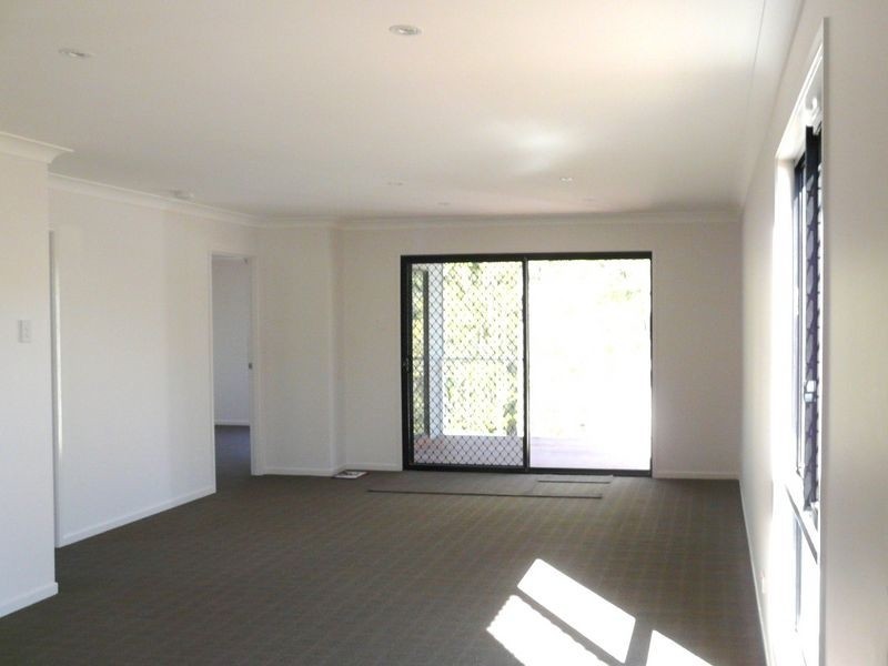 9 Kinglake Ave, Springfield Lakes QLD 4300