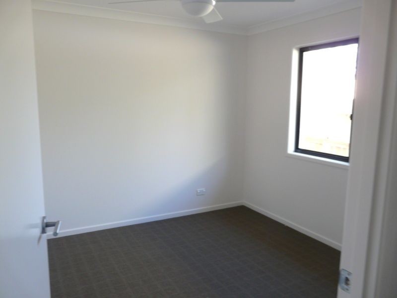 9 Kinglake Ave, Springfield Lakes QLD 4300