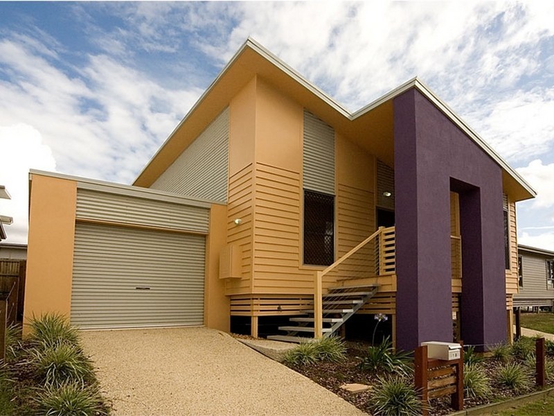 18 Periwinkle Lane, Springfield Lakes QLD 4300