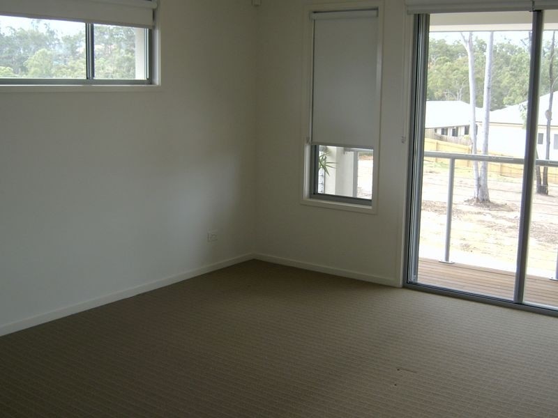 21 Shallow Bay Drive, Springfield Lakes QLD 4300