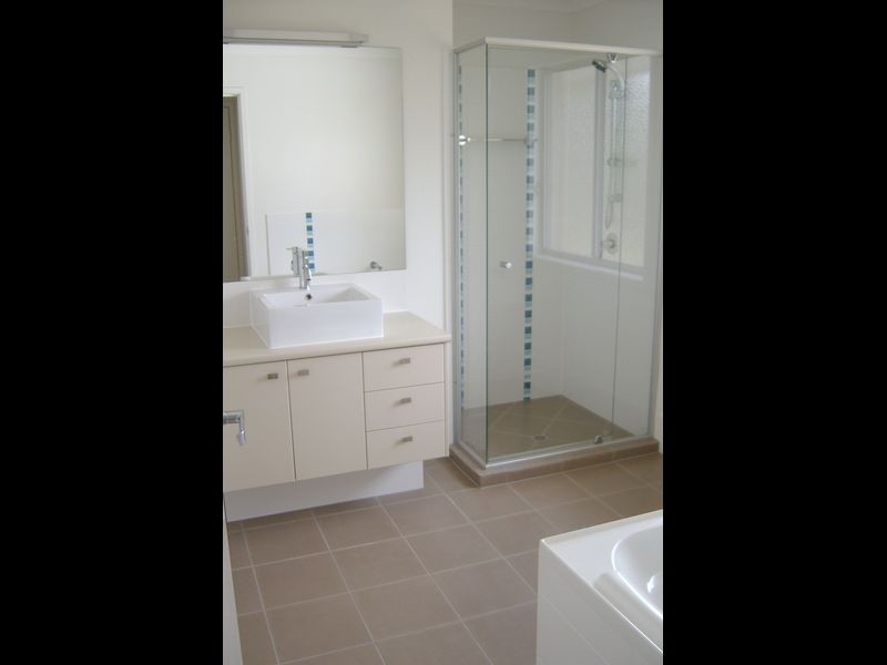 21 Shallow Bay Drive, Springfield Lakes QLD 4300