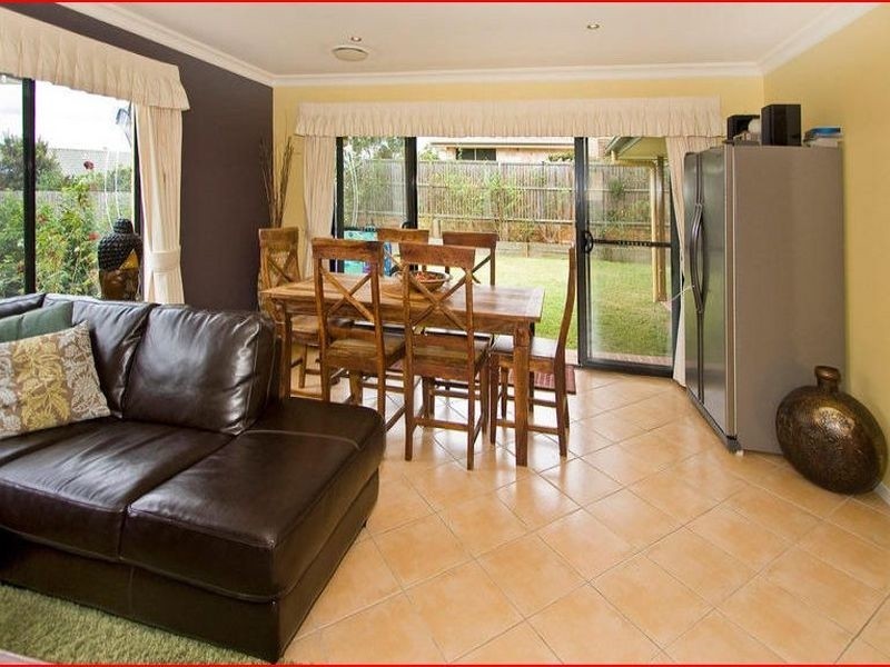 4 Coogara Ct, Brookwater QLD 4300