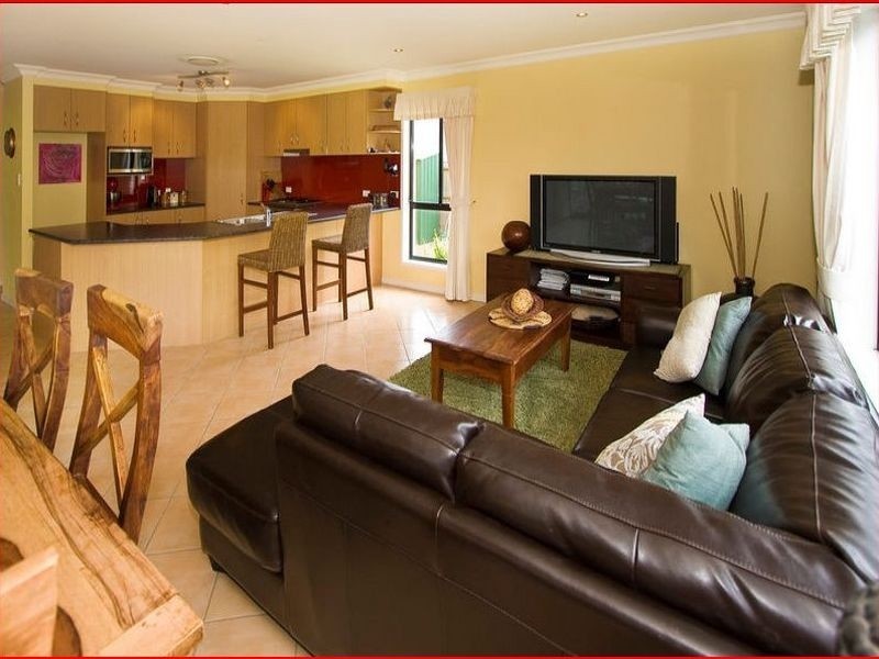 4 Coogara Ct, Brookwater QLD 4300