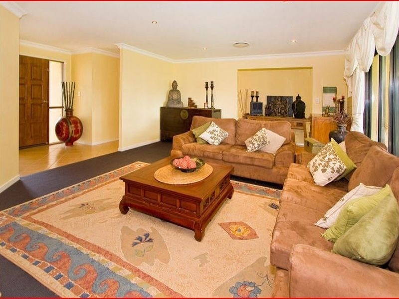 4 Coogara Ct, Brookwater QLD 4300