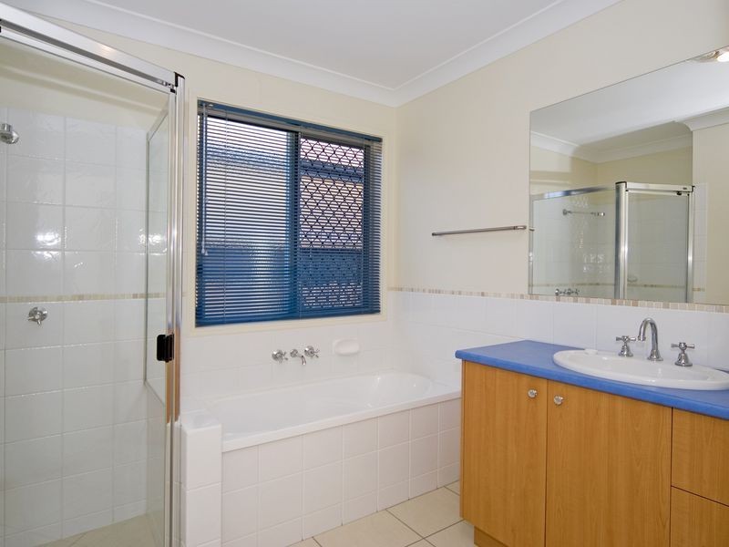 26 Berkshire Place, Springfield Lakes QLD 4300