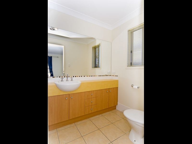 26 Berkshire Place, Springfield Lakes QLD 4300