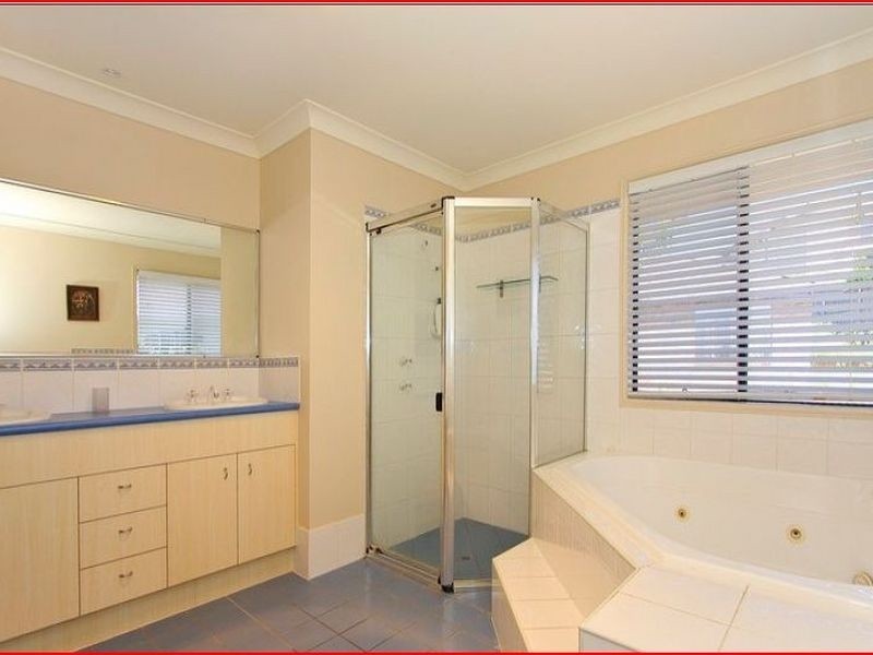 5 Mountain Ash Place, Brookwater QLD 4300