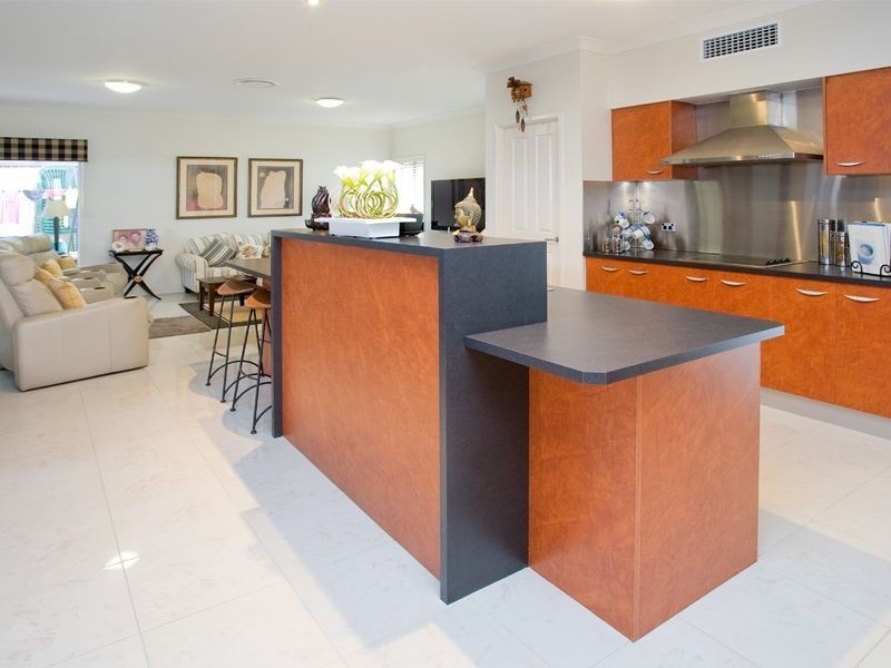 14 Ash Avenue, Springfield Lakes QLD 4300