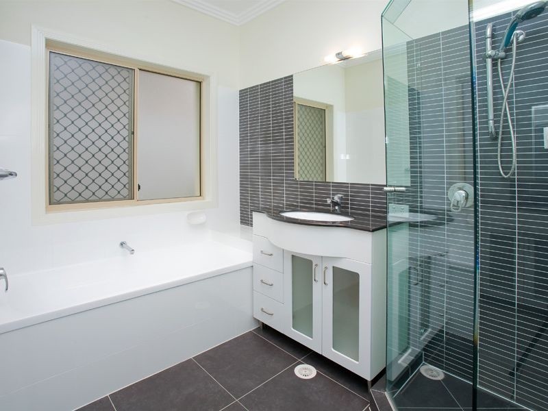 21 Atlantic Drive, Springfield Lakes QLD 4300