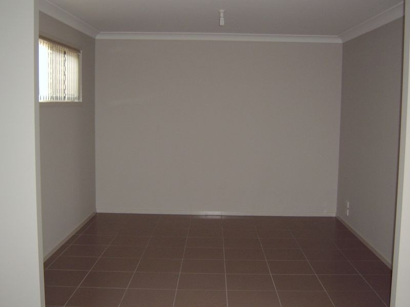 16 Cottonwood Crescent, Springfield Lakes QLD 4300