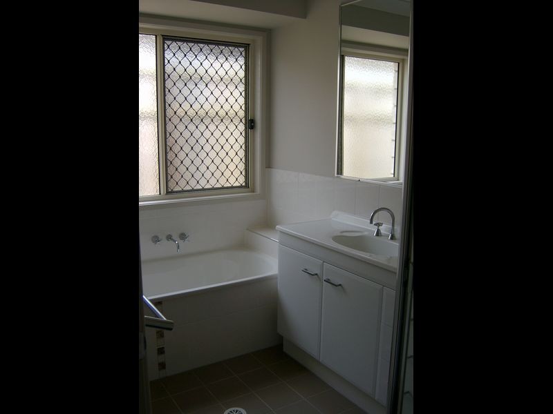 16 Cottonwood Crescent, Springfield Lakes QLD 4300