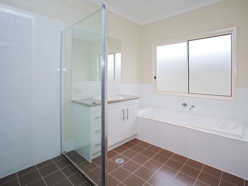 16 Wharf Court, Springfield Lakes QLD 4300