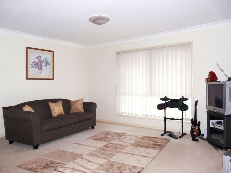 11 Grevillea Place, Forest Lake QLD 4078