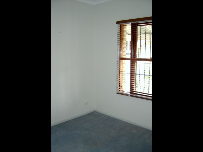 6 Ellen Circuit, Springfield Lakes QLD 4300