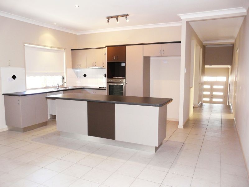 19 Inlet Lane, Springfield Lakes QLD 4300