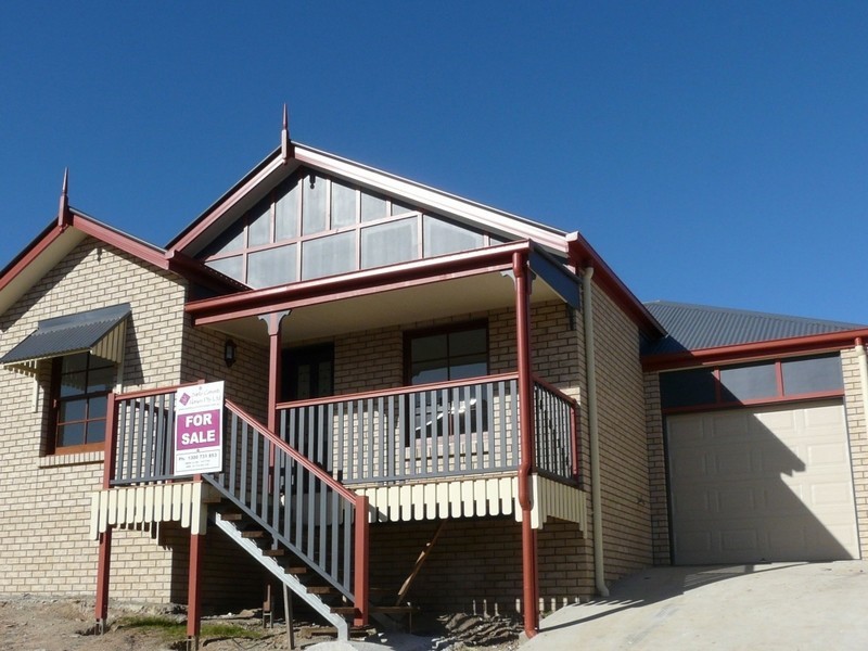 11 Glen Echo Street, Springfield Lakes QLD 4300