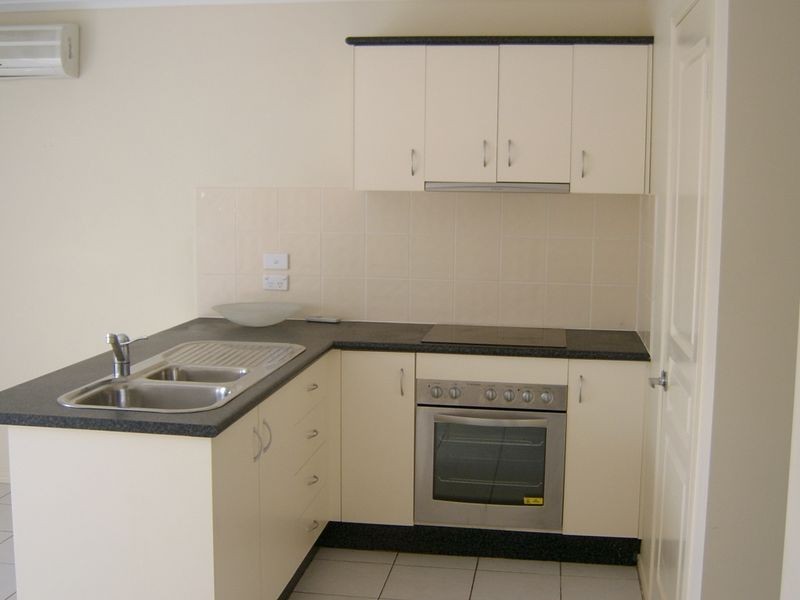 11/22 High Street, Forest Lake QLD 4078