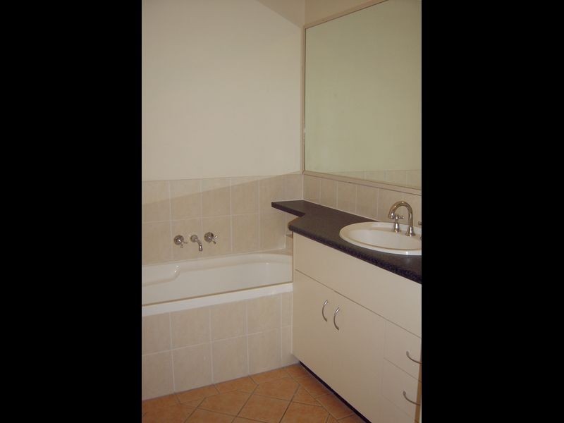 11/22 High Street, Forest Lake QLD 4078