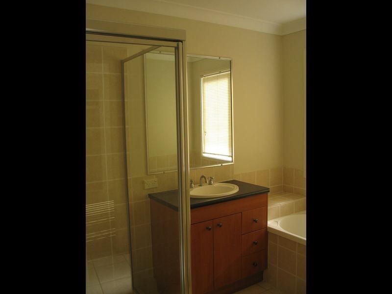 15 Alfred Place, Springfield Lakes QLD 4300