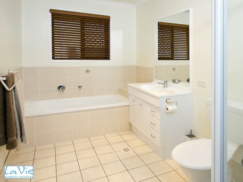 35 Admiral Crescent, Springfield Lakes QLD 4300