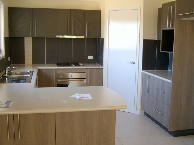 50 Lakes Entrance Drive, Springfield Lakes QLD 4300