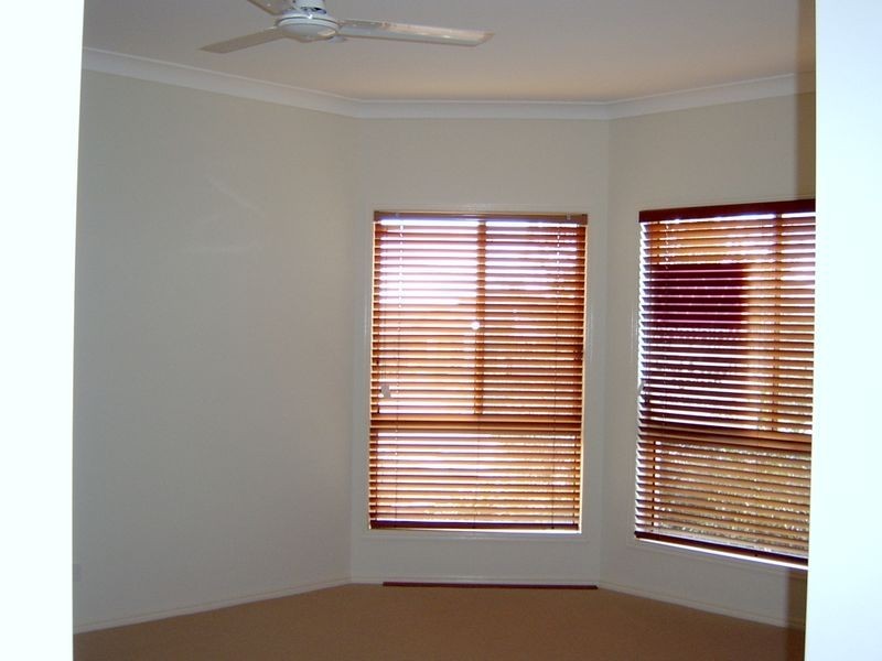 12 Anna Drive, Raceview QLD 4305