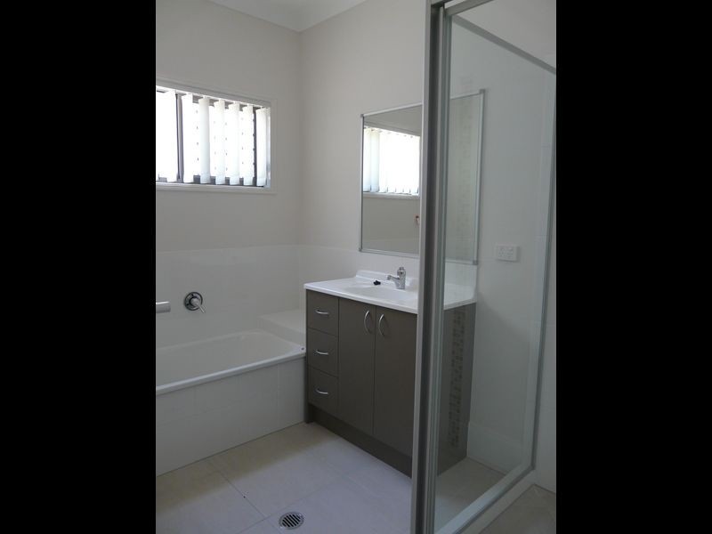 23 Wimbledon Street, Springfield Lakes QLD 4300