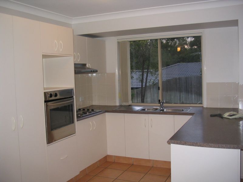 10 Meadowwood Crescent, Springfield QLD 4300