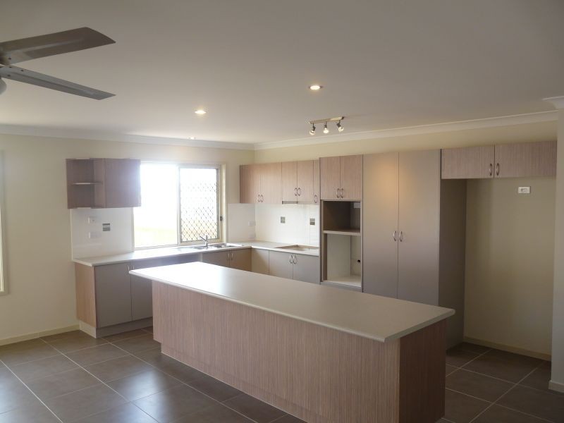 41 Grand Canyon Drive, Springfield Lakes QLD 4300