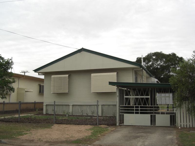 7 Earl Street, Dinmore QLD 4303