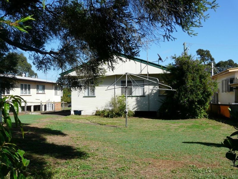 7 Earl Street, Dinmore QLD 4303