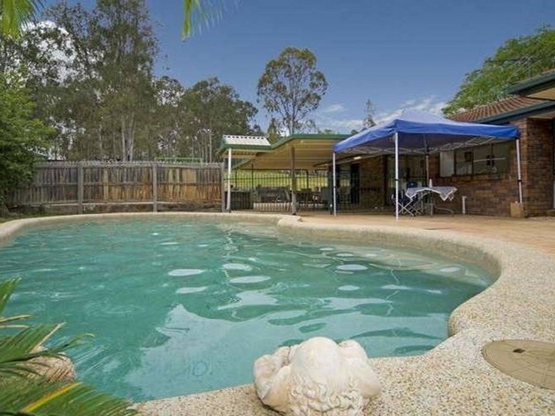 166 Cedar Road, Redbank Plains QLD 4301