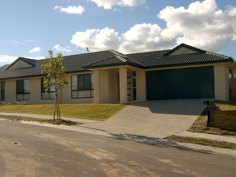 4 Hillsborough Place, Springfield Lakes QLD 4300