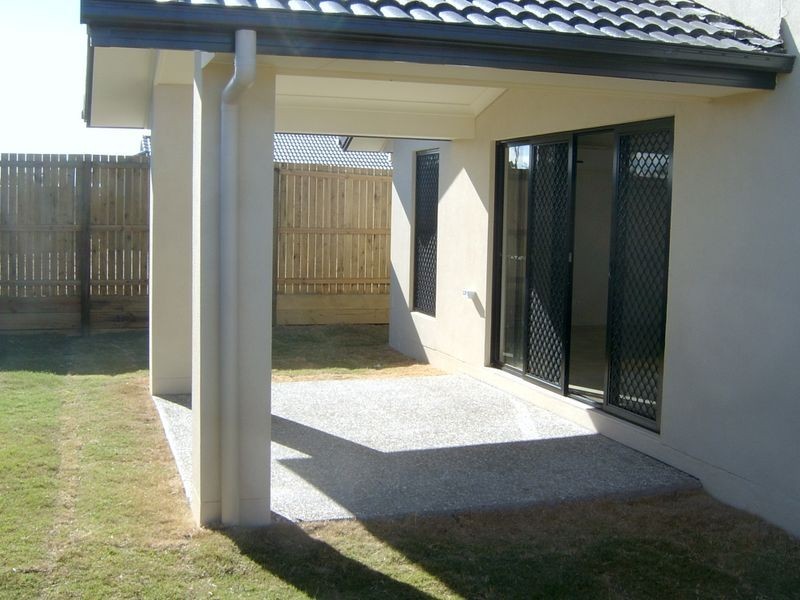 4 Hillsborough Place, Springfield Lakes QLD 4300