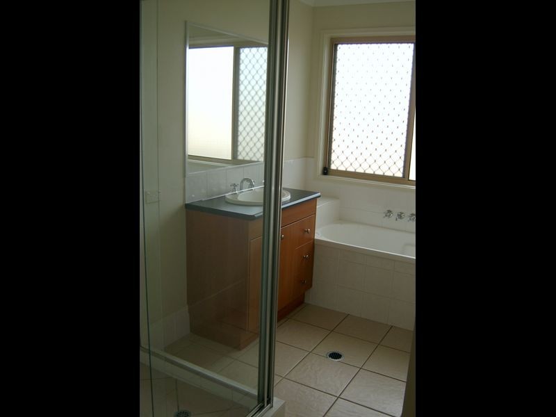 6 Parkside Drive, Springfield QLD 4300