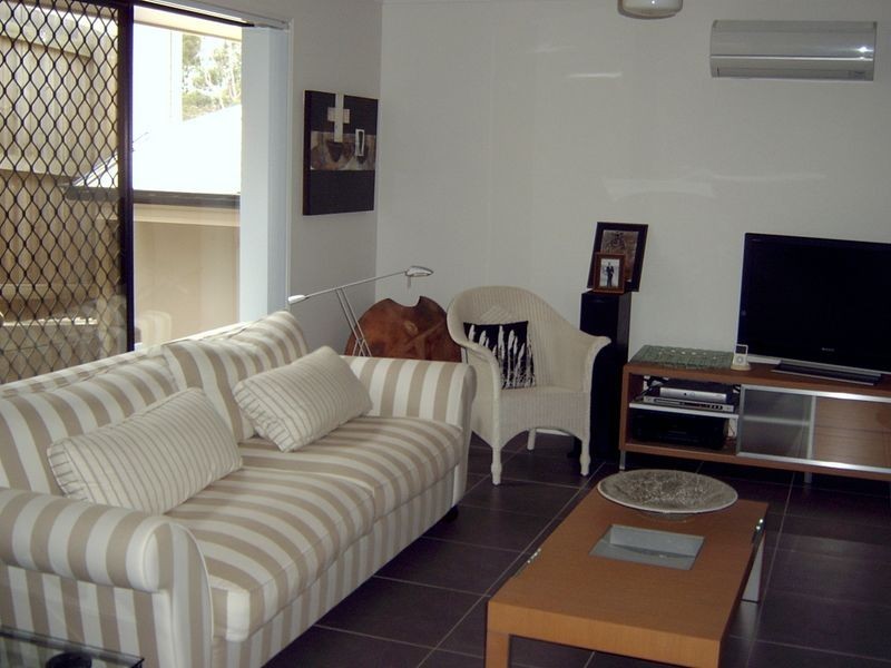 24 Shallow Bay Drive, Springfield Lakes QLD 4300